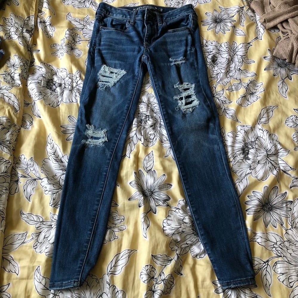 American Eagle distressed jeggings
